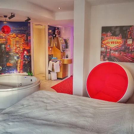 Road Stop Hotel 3*