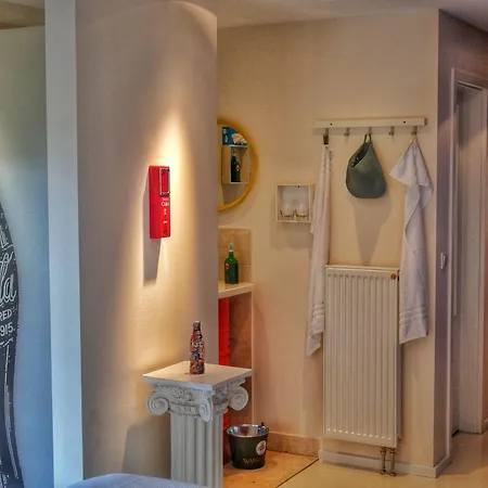 Hotel Road Stop